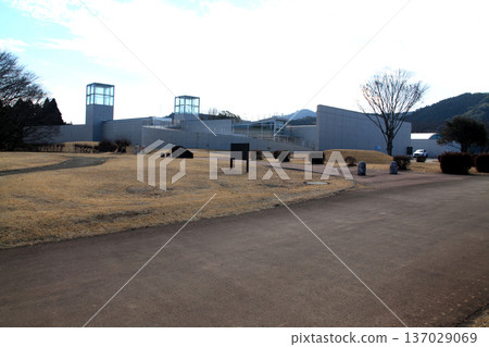 A view of the Iwahara Burial Mounds, a nationally designated historic site in Yamaga City, Kumamoto Prefecture A view of the Iwahara Burial Mounds, a nationally designated historic site in Yamaga City, Kumamoto Prefecture 137029069