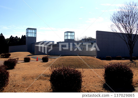 A view of the Iwahara Burial Mounds, a nationally designated historic site in Yamaga City, Kumamoto Prefecture A view of the Iwahara Burial Mounds, a nationally designated historic site in Yamaga City, Kumamoto Prefecture 137029865