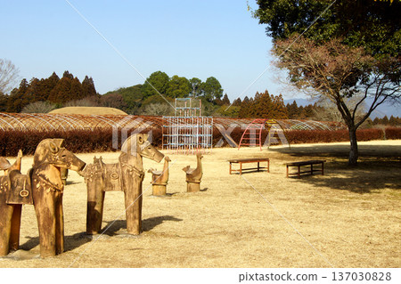 Haniwa Park, Yamaga City, Kumamoto Prefecture, scenery of the Iwahara Burial Mounds Haniwa Park, Yamaga City, Kumamoto Prefecture, scenery of the Iwahara Burial Mounds 137030828