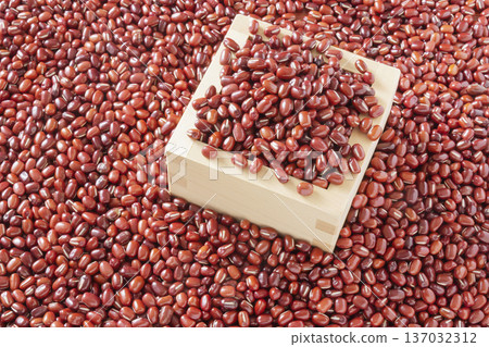 Azuki bean paste Azuki bean paste 137032312