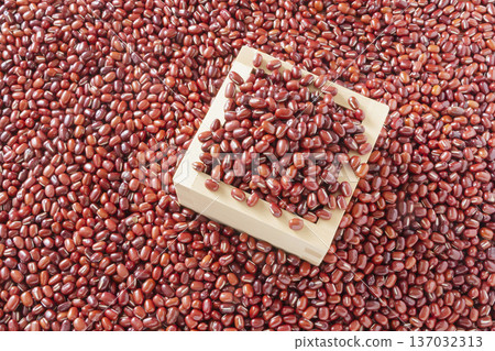 Azuki bean paste Azuki bean paste 137032313