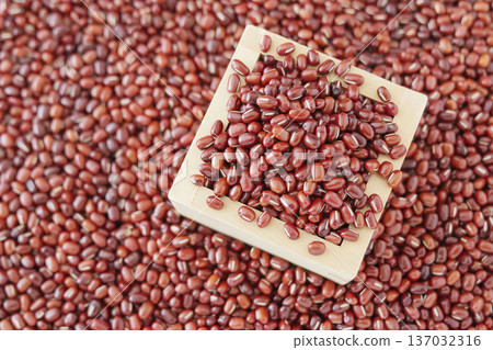 Azuki bean paste Azuki bean paste 137032316