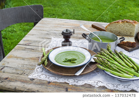 Asparagus creamy soup Asparagus creamy soup 137032478
