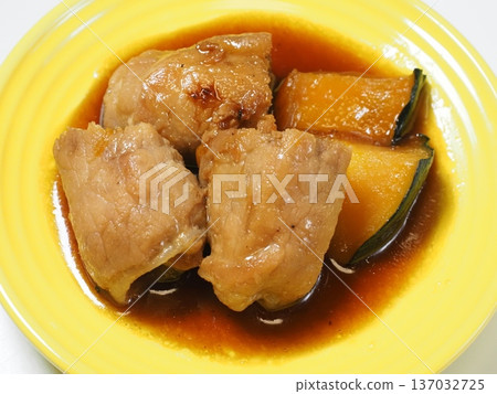 Pork and vegetable rolls, my wife's home-cooked meal, dinner at home, happy family Pork and vegetable rolls, my wife's home-cooked meal, dinner at home, happy family 137032725