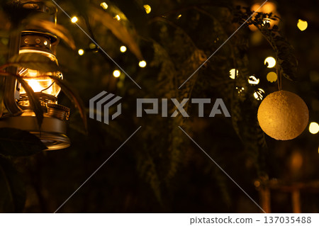 Gentle lantern light 137035488