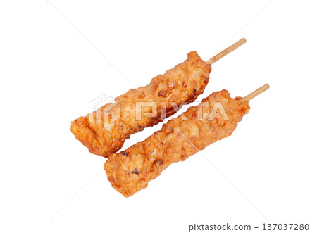 烤魚串，關東煮食材[白色背景，摳圖] 137037280