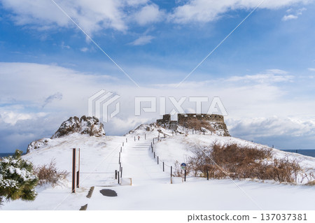 "Aomori Prefecture" Snowy scenery at Ashigezaki Observatory, Hachinohe City 137037381