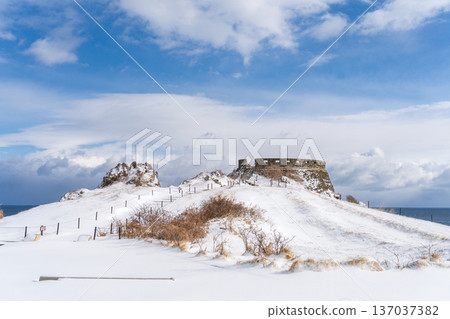 "Aomori Prefecture" Snowy scenery at Ashigezaki Observatory, Hachinohe City 137037382