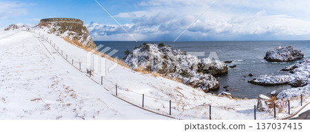 青森縣八戶市足重崎展望台的雪景 137037415