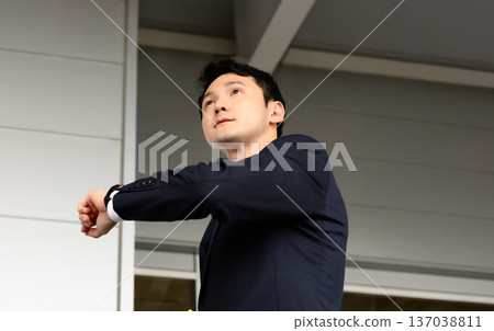 一名男子眺望未來。照片由關西國際機場（KIX）提供。 137038811