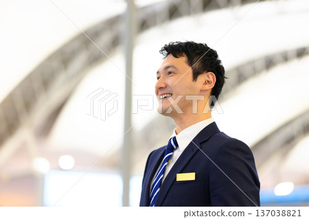 Smiling airport staff and a sense of anticipation ■Photography cooperation: Kansai International Airport (KIX) 137038821