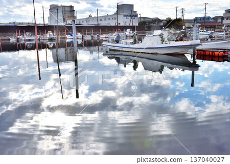 View of the boat dock at the mouth of the Ebi River in Funabashi View of the boat dock at the mouth of the Ebi River in Funabashi 137040027