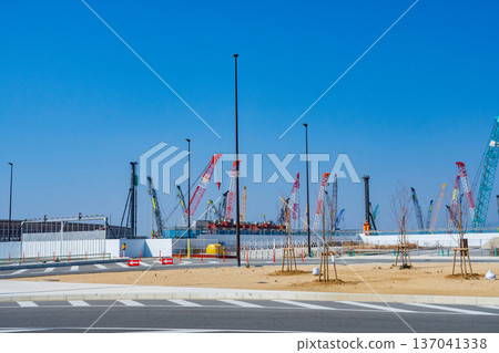 大阪IR建築工地的起重機 大阪IR建築工地的起重機 137041338