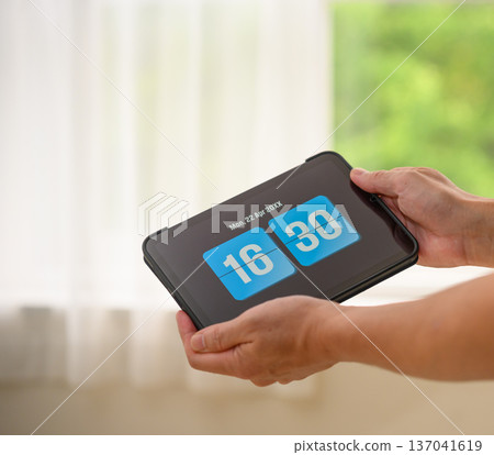 探索翻頁時鐘應用程式 137041619