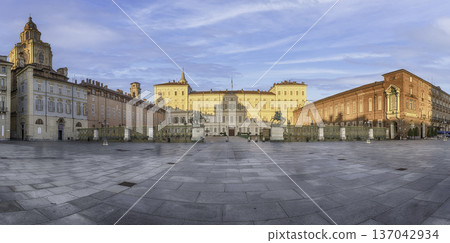 The iconic Royal Palace in Piazza Castello, Turin, Italy 137042934