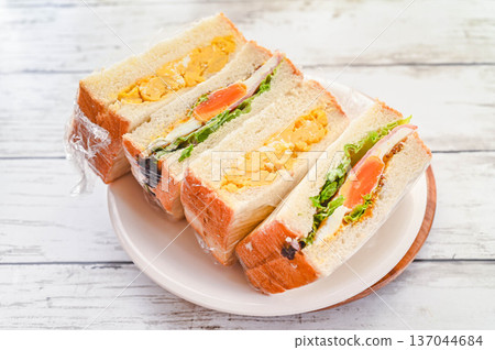 Homemade egg sandwich Homemade egg sandwich 137044684