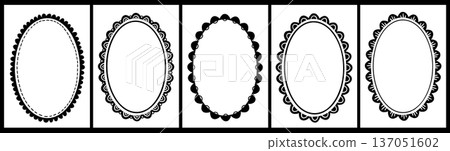 Black and White Fun Scallop Frame Oval Set. Flat Hand Drawn Borders. 137051602