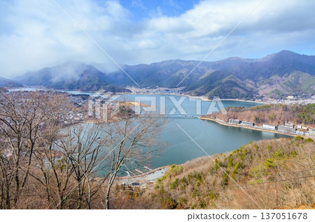 【富士山全景索道】河口湖全景【從河口湖天上山公園拍攝】 【富士山全景索道】河口湖全景【從河口湖天上山公園拍攝】 137051678