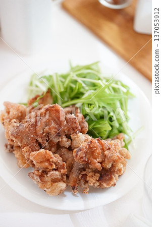 Deep-fried pork Deep-fried pork 137053912