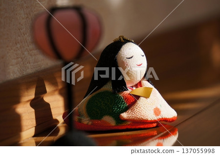 可愛的娃娃 137055998