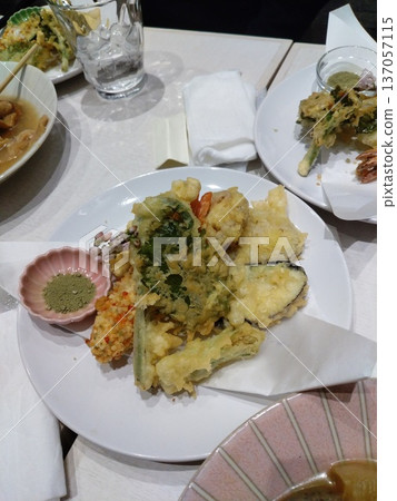 Tempura dishes at an izakaya 137057115