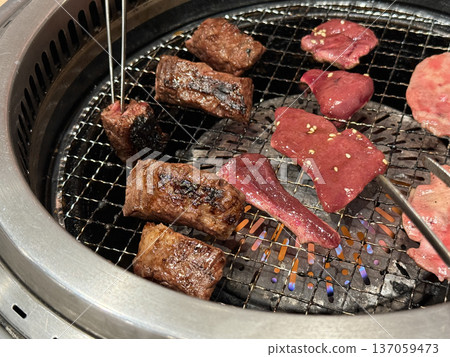 It's a little burnt, but yakiniku is delicious! It's a little burnt, but yakiniku is delicious! 137059473