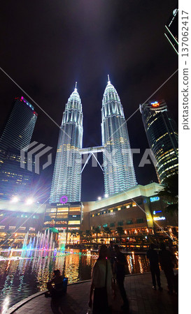 Petronas Twin Towers Night View in Kuala Lumpur Malaysia Petronas Twin Towers Night View in Kuala Lumpur Malaysia 137062417