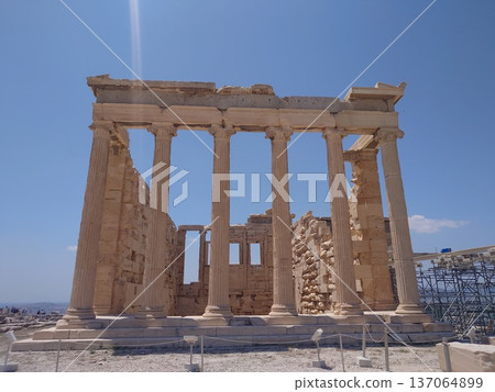 Erechtheion Temple Side View On Acropolis Athens Greece Erechtheion Temple Side View On Acropolis Athens Greece 137064899