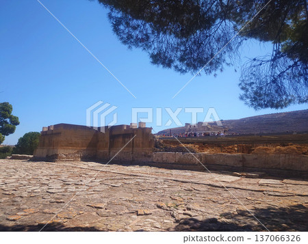Knossos Palace Ruins of Minoan Civilization in Crete Greece Knossos Palace Ruins of Minoan Civilization in Crete Greece 137066326