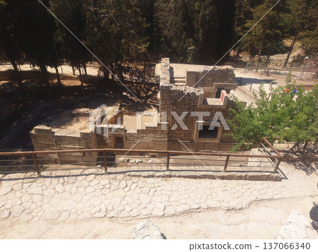 Knossos Palace Ruins of Minoan Civilization in Crete Greece Knossos Palace Ruins of Minoan Civilization in Crete Greece 137066340