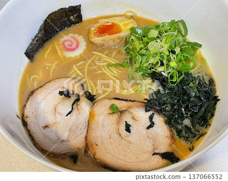 Japanese Ramen Noodle Soup in Bowl Japanese Ramen Noodle Soup in Bowl 137066552