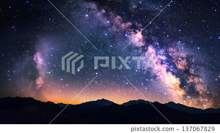 山巒輪廓和銀河拱形夜空 山巒輪廓和銀河拱形夜空 137067829