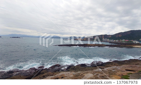 Yehliu Geopark Rocky Coastline Seascape Taiwan 137067978