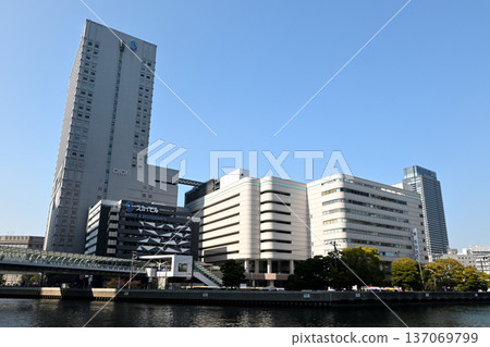 Yokohama Sogo and Sky Building 137069799