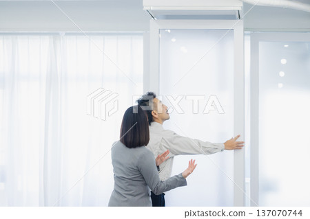 Business woman and worker 137070744