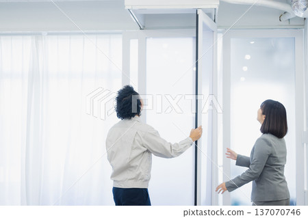 Business woman and worker 137070746
