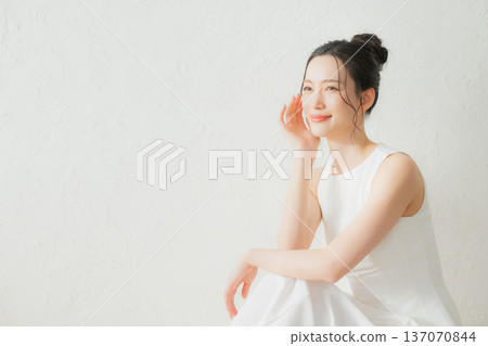 年輕女性的美麗形象 137070844