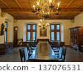 Luxurious chandelier 137076531