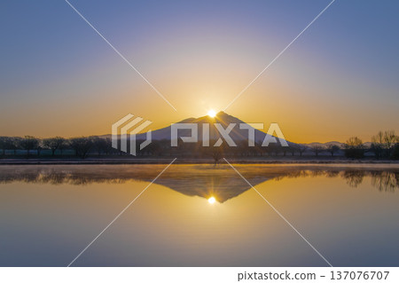 Sunrise over Mount Tsukuba Diamond Tsukuba 137076707