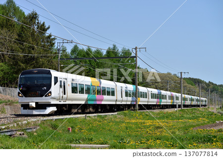 Nine E257 series Azusa express trains running on the Chuo Main Line Nine E257 series Azusa express trains running on the Chuo Main Line 137077814