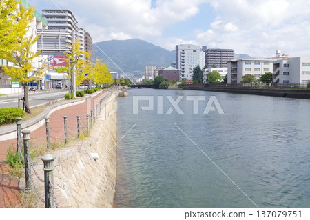 從吳市眺望流經吳市的甲斐川。 137079751