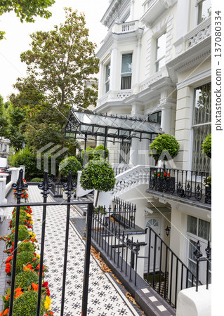Elegant Victorian townhouse exterior in London 137080334