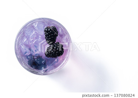 Bramble cocktail with blackberries and crushed Ice. Bramble cocktail with blackberries and crushed Ice. 137080824