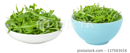 Heap of green fresh rucola or arugula leaf in ceramic bowl isolated on white background 137083016