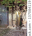 Juliet statue of a stone statue 137084119