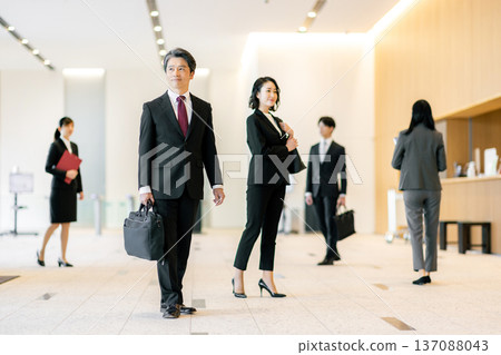 People working in the office Shooting cooperation: LINK FOREST 137088043