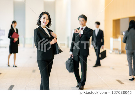 People working in the office Shooting cooperation: LINK FOREST 137088045