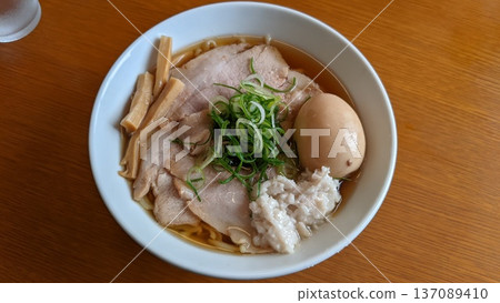 Soy sauce ramen 137089410