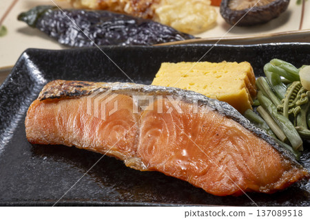 Fresh and delicious grilled salmon meal Fresh and delicious grilled salmon meal 137089518