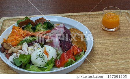 Multicolored salad Multicolored salad 137091205